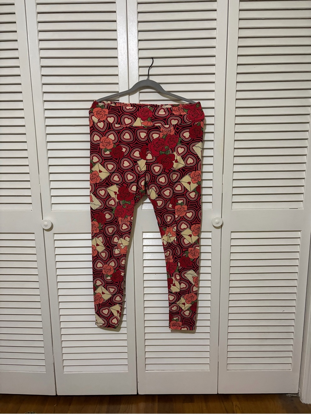 LuLaRoe Valentine leggings